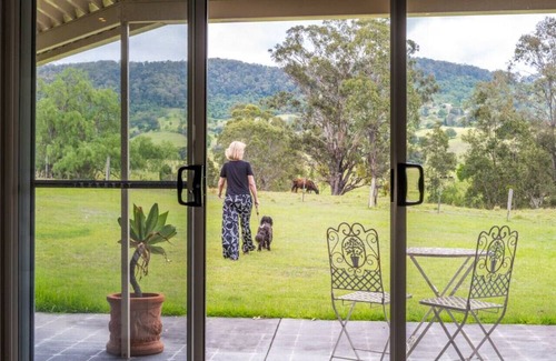 Bellbird Casa | Woodland Retreat in Hunter Valley - dog friendly