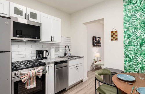 University District Apartamento | Boho Studio by OSU - 2 Guests