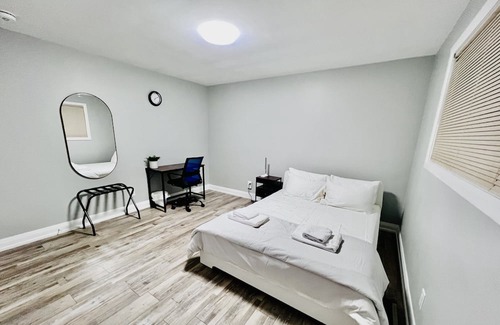 Township of Woolwich Casa | Cozy 3 Bed, 2 Bath, Pet-friendly Full house in Kitchener with all amenities.