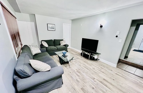 Township of Woolwich Casa | Cozy 3 Bed, 2 Bath, Pet-friendly Full house in Kitchener with all amenities.
