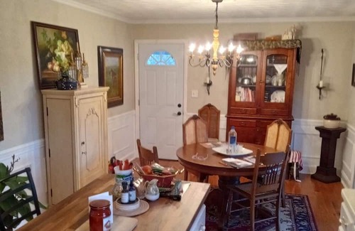 Cleveland Casa | No Cleaning Fee!! 1966 split Level 4BR charmer!!