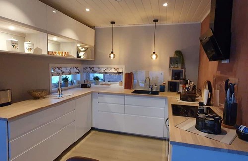 Lyngen Casa | 6 person holiday home in Svensby