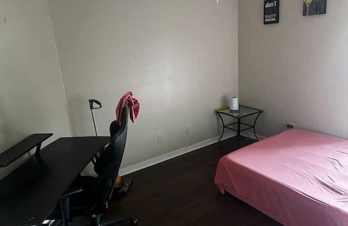 Sunshine Apartamento | 4 Bedroom 838438 by Houzlet