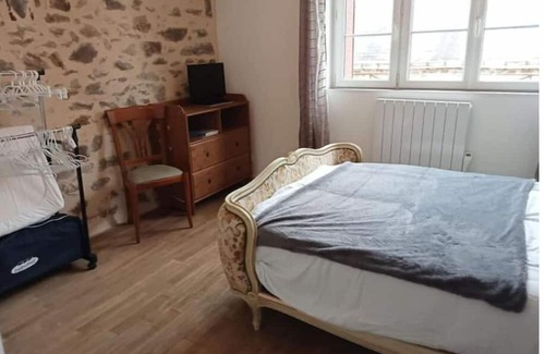 Saint-Leonard-des-Bois Casa | Gîte Entier Plein Centre de St Léo, 2 ch, 4 Pers