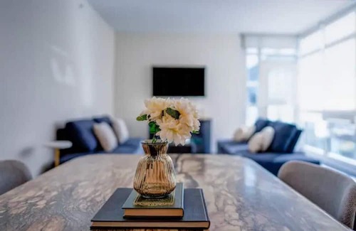 Financial District Casa | Upscale staycation in heart of Toronto with Spark Residence!