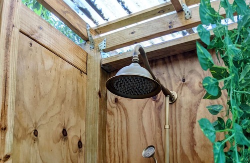 Aibonito Casa | ¡escapada Romántica! Glamping en Burbuja con Jacuzzi Privado Para Dos