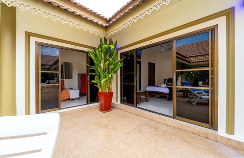 Bang Sare Casa | Unique Resort Close to Beach - SCR1