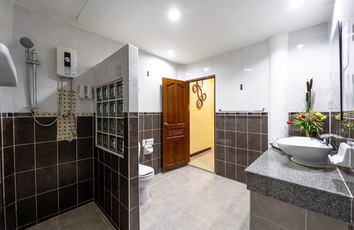 Bang Sare Casa | Unique Resort Close to Beach - SCR1