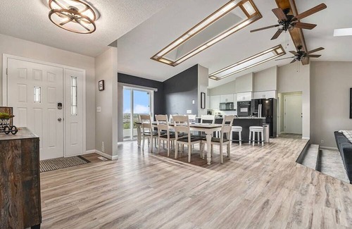 Council Bluffs Casa | Acreage Resort with VIEWS! Perfect for Huge Groups