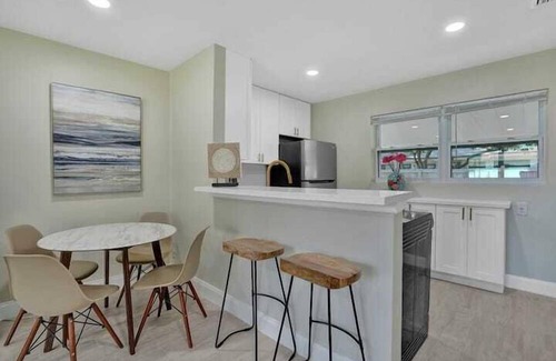 Central Oakland Park Apartamento | 2 Bedroom 825955 by Houzlet