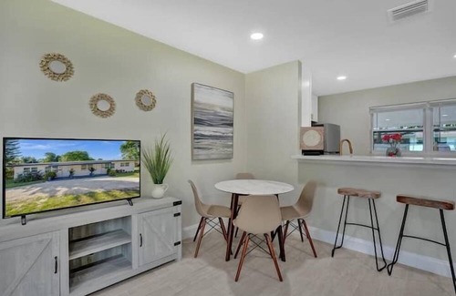 Central Oakland Park Apartamento | 2 Bedroom 825955 by Houzlet