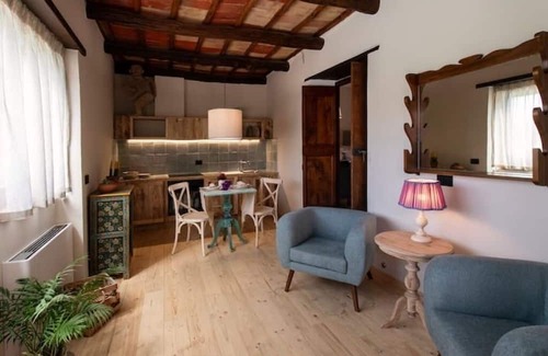 Corbara Apartamento | In the charming Umbrian countryside near Orvieto, villa with pool and waterfall.