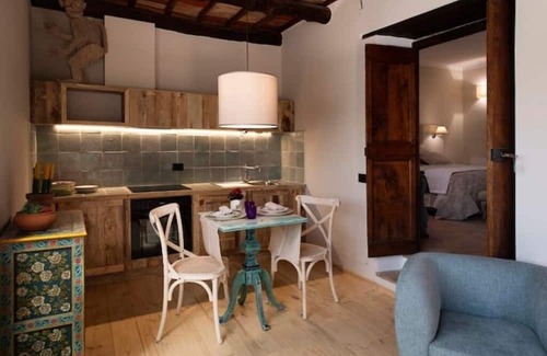 Corbara Apartamento | In the charming Umbrian countryside near Orvieto, villa with pool and waterfall.