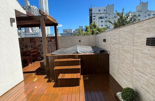 Nacoes Apartamento | Lindo Apartamento, Região Central, rua Reta mar e Jacuzzi Privativa!