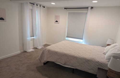 Bethany Casa | Beautifully Updated 4 BR / 2 Bath Sleeps 10. Pet Friendly