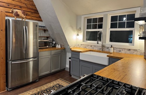 Sturgeon Bay Casa | Vacation in a renewed cheese factory in the center of everything in Door County