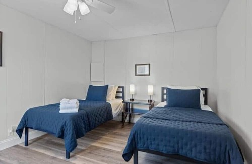 Peletier Casa | The Shack at Pettiford Creek