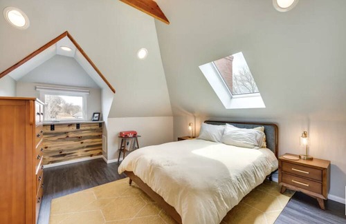 Cole Casa | Gorgeous studio guest house! HOT TUB!