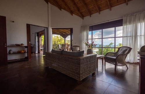Port Glaud Villa | Private Ocean View Villa 2.