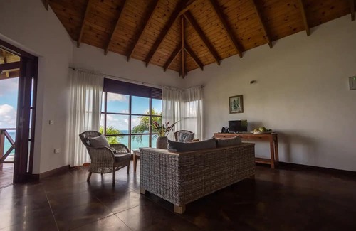 Port Glaud Villa | Private Ocean View Villa 2.