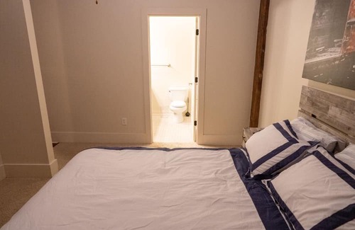 South Main Historic District Condominio | Chic Downtown Memphis Condo with Rooftop Access - Your Unforgettable Getaway!