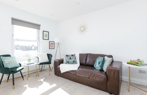 Abbey Apartamento | Stunning 2 bedrooms Apartment S/Wimbledon London with Parking and Strong WiFi.