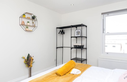 Abbey Apartamento | Stunning 2 bedrooms Apartment S/Wimbledon London with Parking and Strong WiFi.
