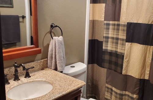 Douglas City Cabina | Private mountain cabin with easy access to the Scenic and Wild Trinity River.