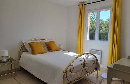 La Roquebrussanne Otro | Renovated 150m² Provencal house with climatisation, pool, and garden