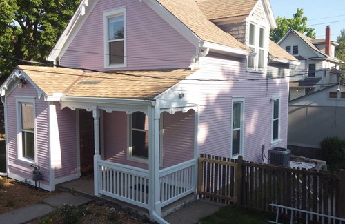 Northeast Kansas City Casa | Cozy Victorian Carriage House in NE Kansas City