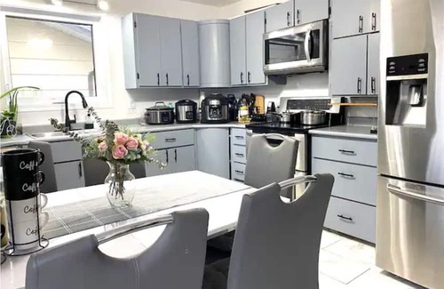 Brandon Apartamento | West riverheights room 3.