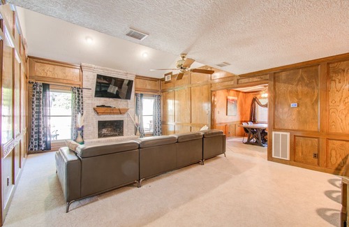 Klein Casa | Charming and Delightful 4 BR W/A Pool