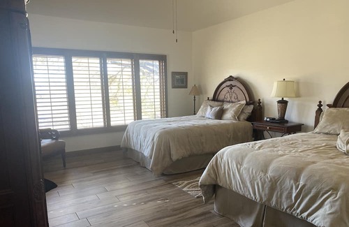 Barton Creek Lakeside Cabaña | Hill Country Cottage retreat w/ cool Sunsets. Quiet Refreshment for the Soul.