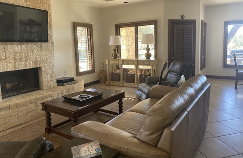 Barton Creek Lakeside Cabaña | Hill Country Cottage retreat w/ cool Sunsets. Quiet Refreshment for the Soul.