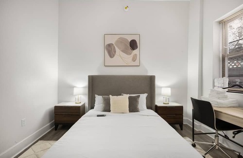 Brooklyn Casa | Sleek & Stylish Apartment in Trendy Brooklyn