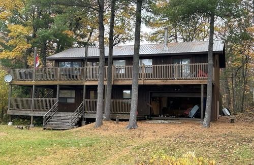 Selwyn Cabaña | Island Retreat on Lower Buckhorn
