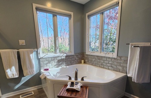 Dyke Cabina | Laurelwood