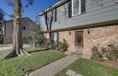 Klein Cabaña | Spacious Spring Retreat w/ Heated Pool & Spa!