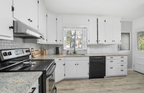Hattiesburg Casa | Renovated Cozy Comfort Zoo & USM