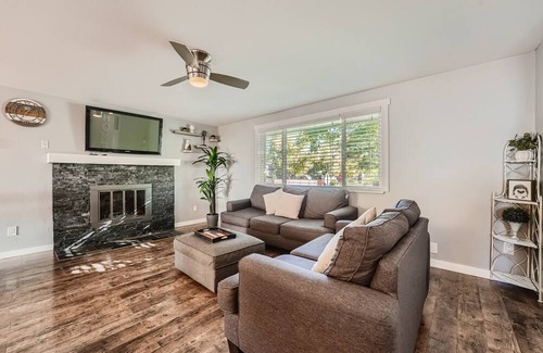 Lakewood Casa | Lakewood Lodge - Red Rocks, Denver, mountains!