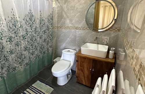 Villarreal Apartamento | A comfortable place to stay, just a few minutes from Playa Tamarindo.