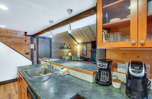 Overlook Park Cabina | Inviting Sunriver Cabin w/ Resort Amenities!