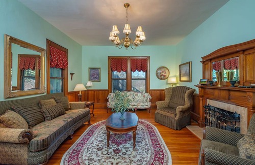 Candler Casa | Historic Engadine House Suite S5