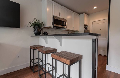 Bellaire Apartamento | Cozy Studio Walk to Short's