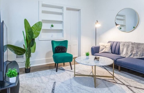 Downtown Buffalo Casa | This house is a 2 bedroom(s), 1 bathrooms, located in Buffalo, NY.