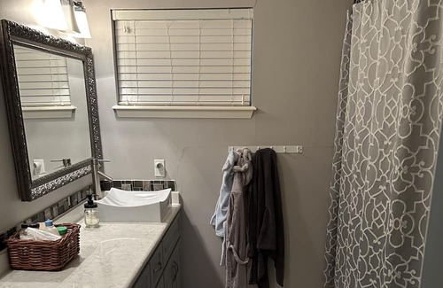 Greater Fondren Southwest Casa | Championship-special, fully stocked home minutes from NRG