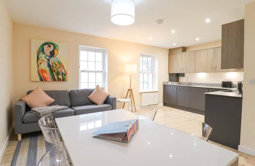 Walton on the Naze Cabaña | 21B SAVILLE ROAD, country holiday cottage in Walton-On-The-Naze