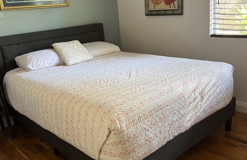 Vista Casa | New on VRBO, Superhost on Arbnb for 2 years. Spacious Private Home Vista, CA