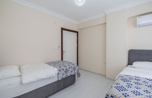 Osmangazi Apartamento | Spacious Flat w Balcony Near Metro in Osmangazi