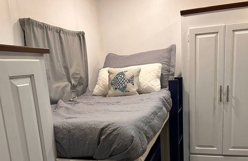Rogers Bay Alquiler De RV | Shrimp Queen Glamper 2 BR-5 beds-Topsail Beach NC